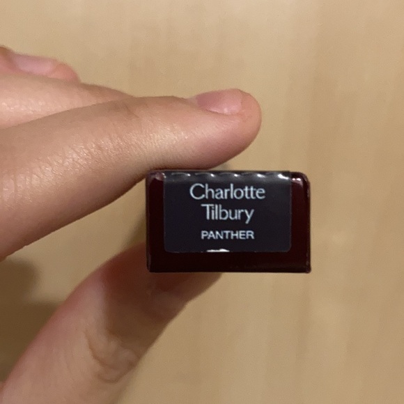 Charlotte Tilbury Liquid Eyeliner, Pillow Talk Lipstick, Eyes to Mesmerize - Picture 4 of 4